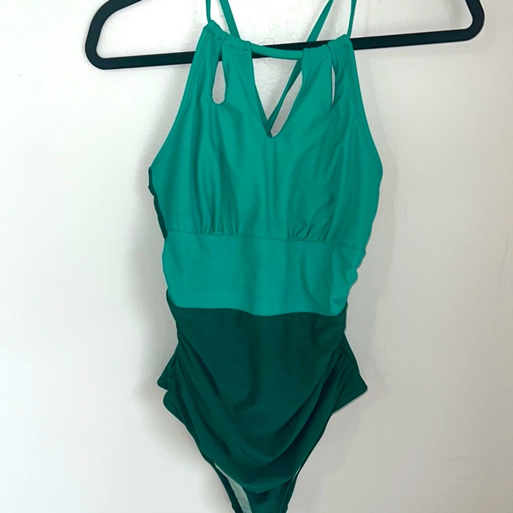 Cupshe Green One Piece Swimsuit V-Neck Halter